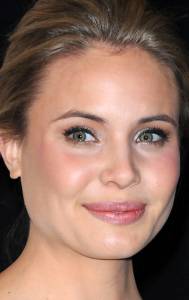   / Leah Pipes