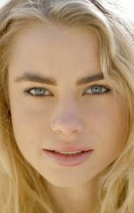   / Lucy Fry